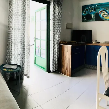 Apartment Florencia Mit Pool, Nahe Playa Chica Apartament
